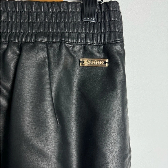LYNNE high Waist trousers | Baggy pants in leather look - Picture 9 of 16